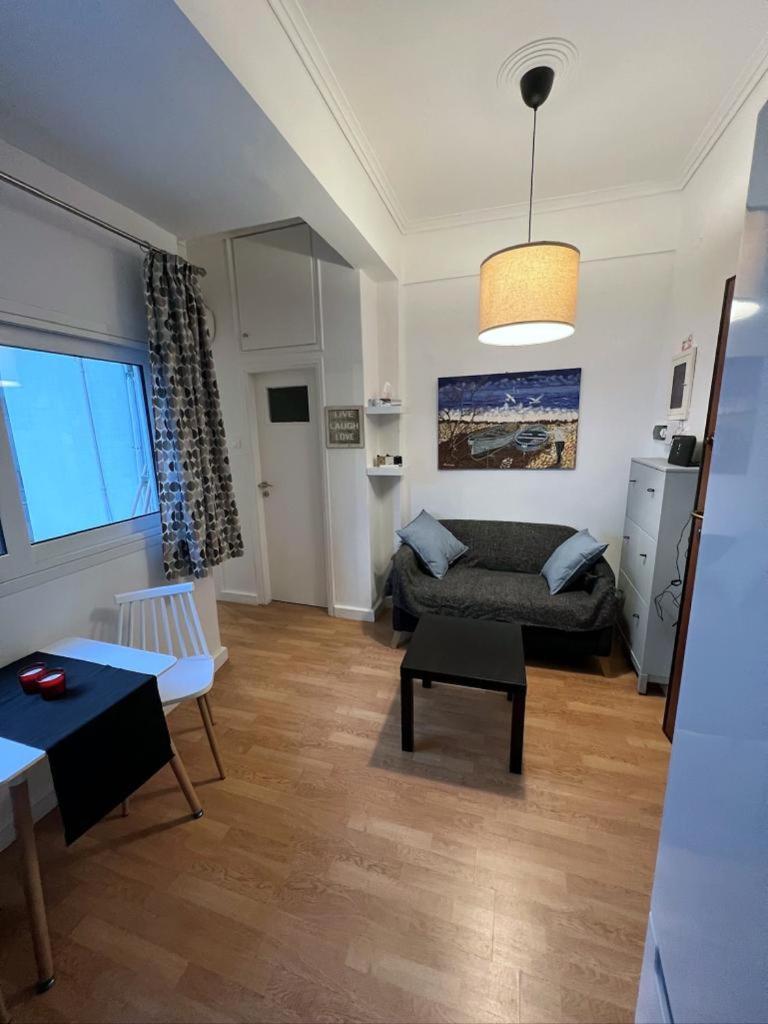 Minimal Apartment Next To The Center Athen Exterior foto